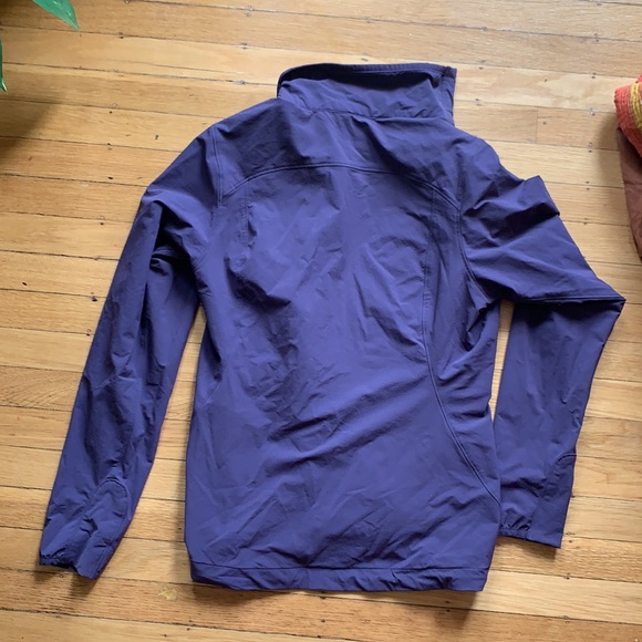 Mountain Hardware Shell - Picture 5 of 7